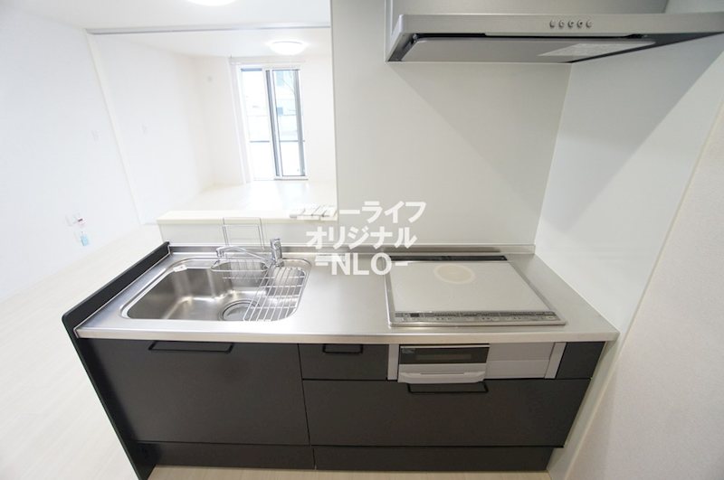 キッチン　グリル付IH3口システムキッチンです♪