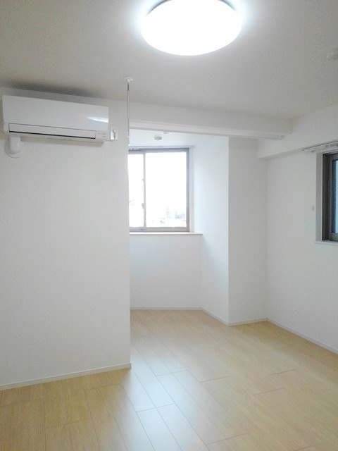 居室・リビング　10帖の洋室♪