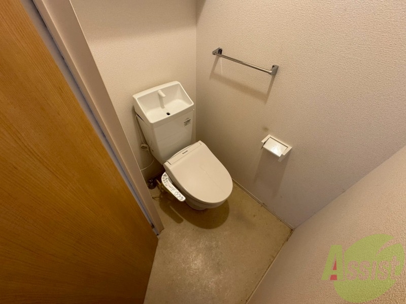 トイレ　こちらはトイレです。清潔感があり、安心して使用できます。