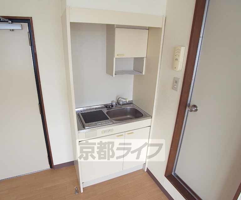 地下鉄烏丸線 北山駅 徒歩5分 3階建 築47年のキッチン写真