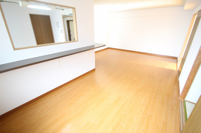 居室・リビング　※他のお部屋の参考写真です