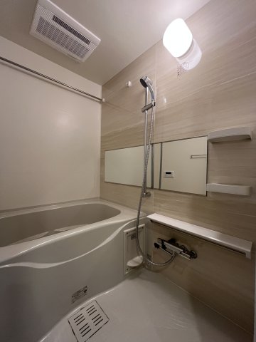 バス・シャワールーム　リヴェント難波ウエスト　浴室