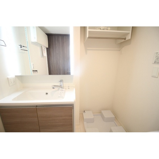 洗面設備　同型タイプ参考写真