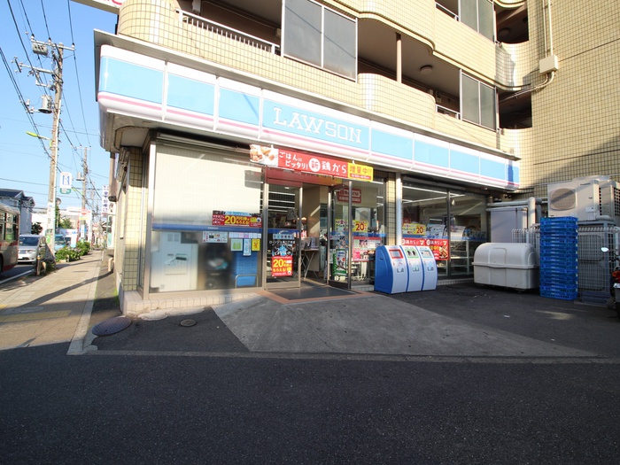 コンビニ　ローソン上馬2丁目店（コンビニ）まで65m