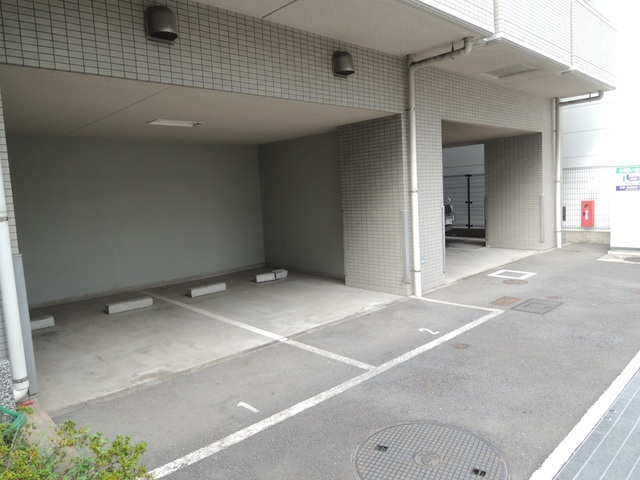 駐車場　駐車場