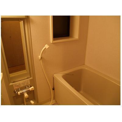 バス・シャワールーム　寒い季節にゆっくり湯船に浸かって温まれます