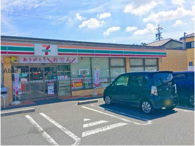 コンビニ　セブンイレブン高浜神明町店（コンビニ）まで690m