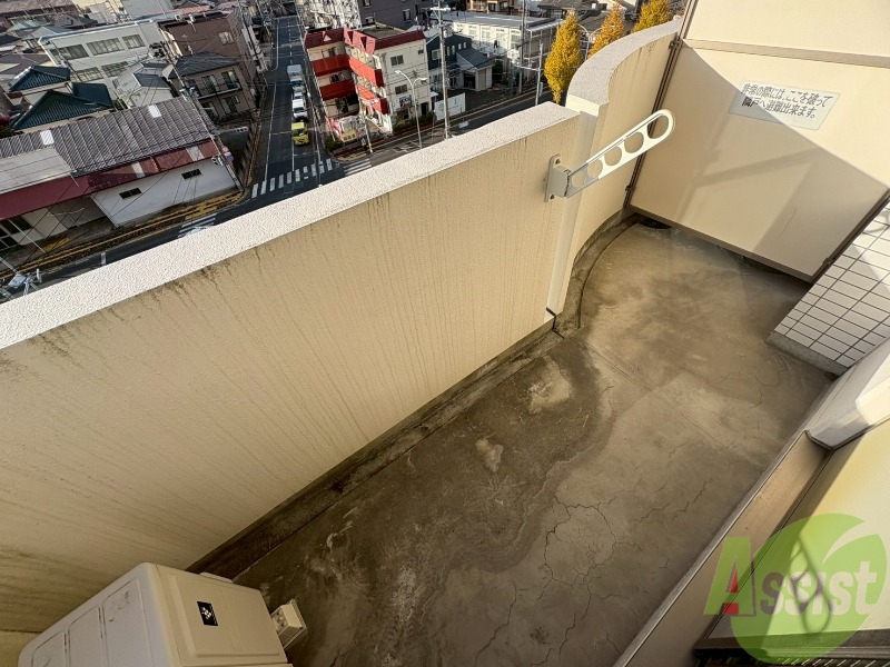 バルコニー　バルコニーは長さも幅もちょうどいい広さでした。