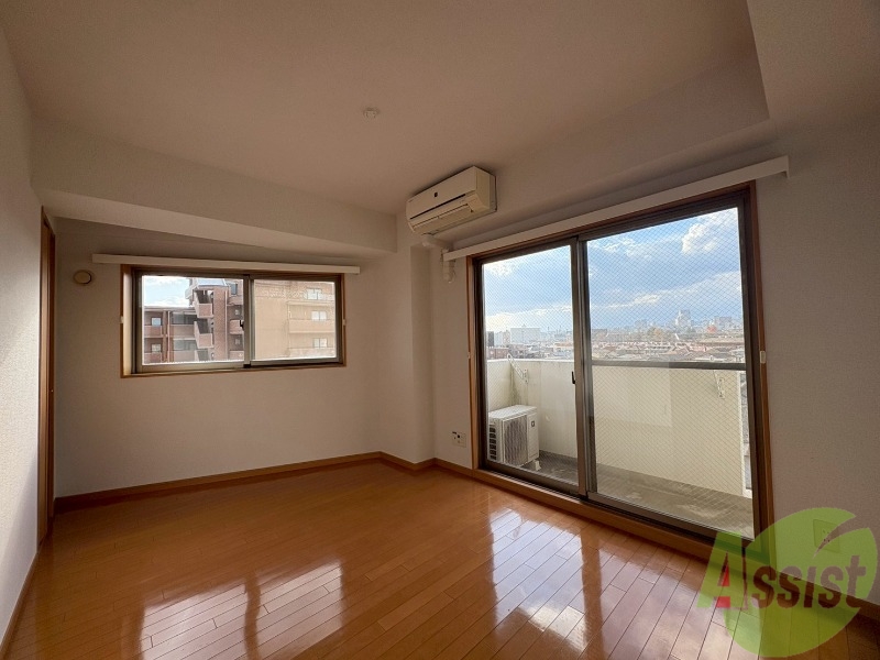 居室・リビング　リビングは１０．２帖のＬＤＫです。広々していていいですね。