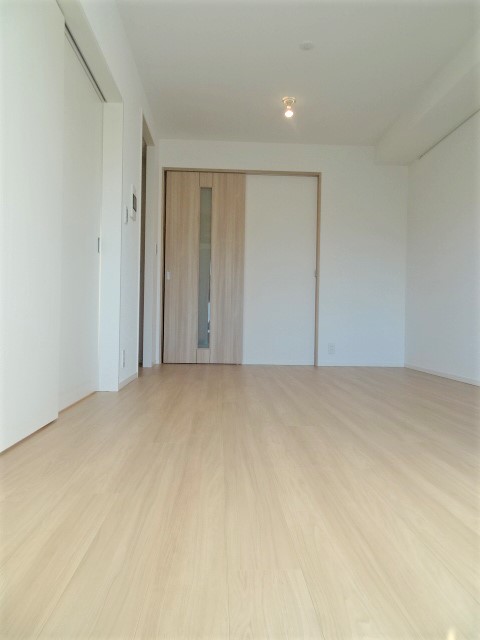 居室・リビング　南向きのリビングダイニング