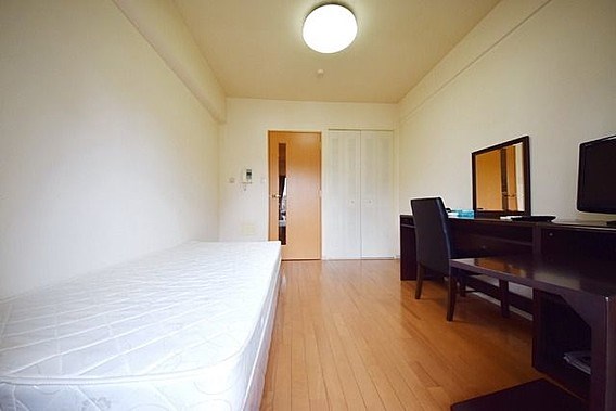 居室・リビング　家具家電はイメージとなります。