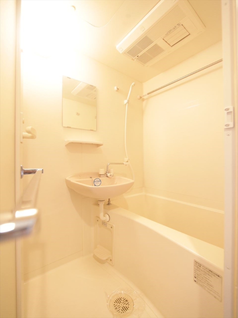 バス・シャワールーム　バスルーム　浴室暖房乾燥機付き