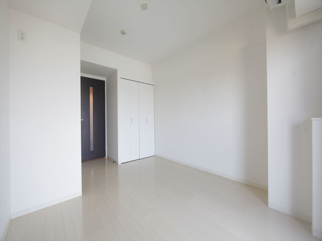 その他部屋・スペース　洋室7.4帖　クローゼット付（収納充実してます）