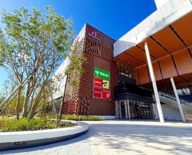 スーパー　サミットストアららテラスHARUMI FLAG店（スーパー）まで458m