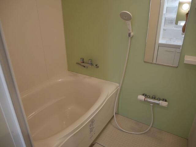 バス・シャワールーム　お風呂です