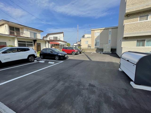 駐車場　駐車場