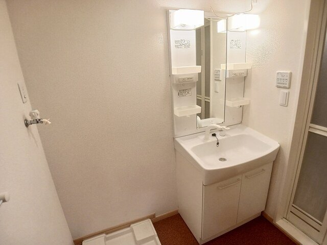 洗面設備　使いやすい洗面所です