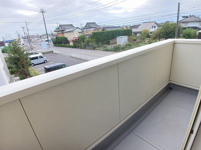 バルコニー　お洗濯にも便利なバルコニー付き