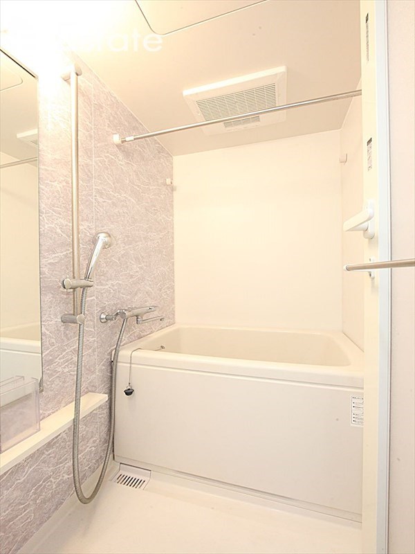 バス・シャワールーム　バスルーム