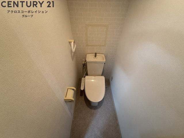 トイレ　シンプルなバストイレセパレートタイプです♪