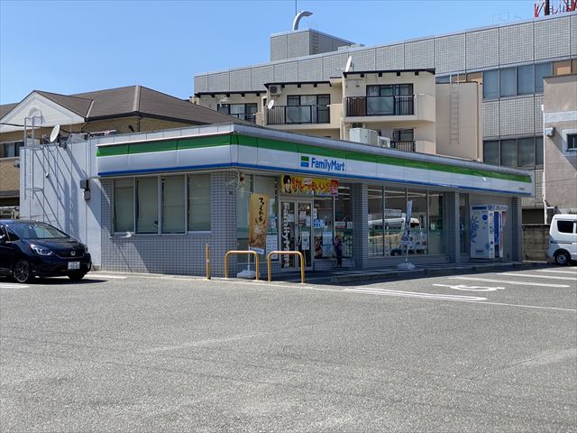 コンビニ　ファミリーマート八尾光南町店（コンビニ）まで160m