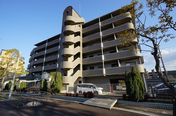 建物外観　オンライン内覧実施中