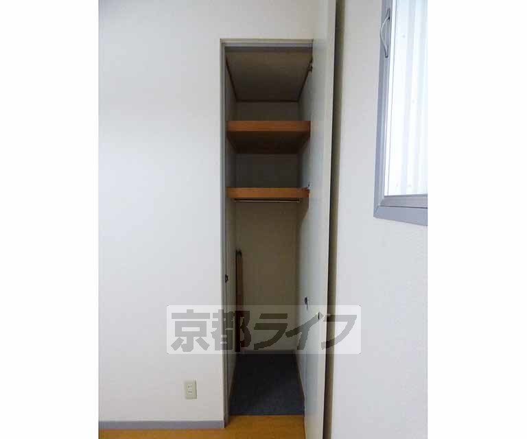 収納　広々とした収納です。