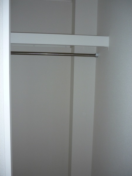 収納　ハンガーポール付のクローゼット