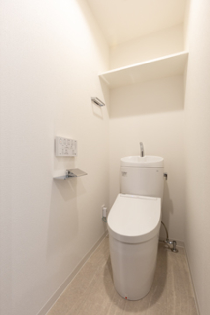 トイレ　※写真は同タイプ住戸です。