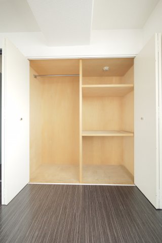 収納　※写真は別の部屋のものです。