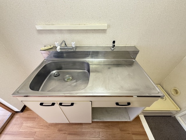 キッチン　別部屋参考写真です。