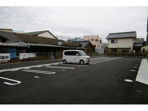 駐車場　駐車場