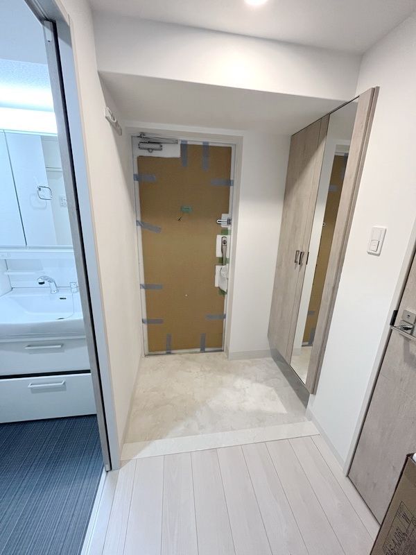 玄関　バルコニー