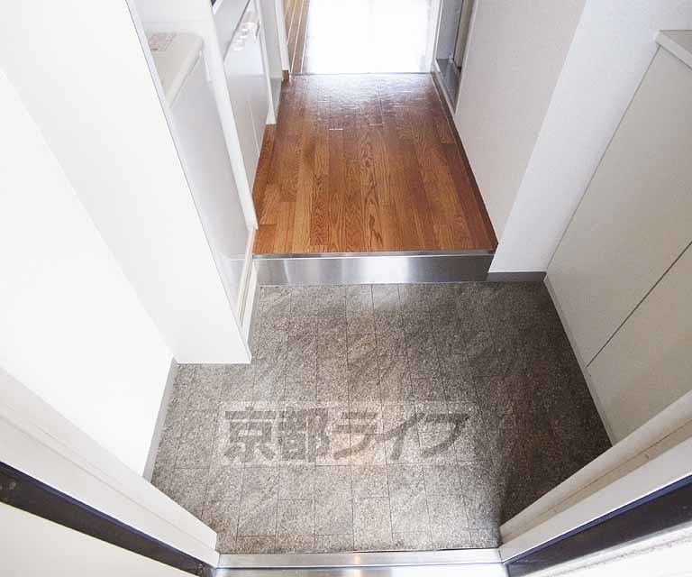 玄関　もちろんシューズボックスもついていますよ