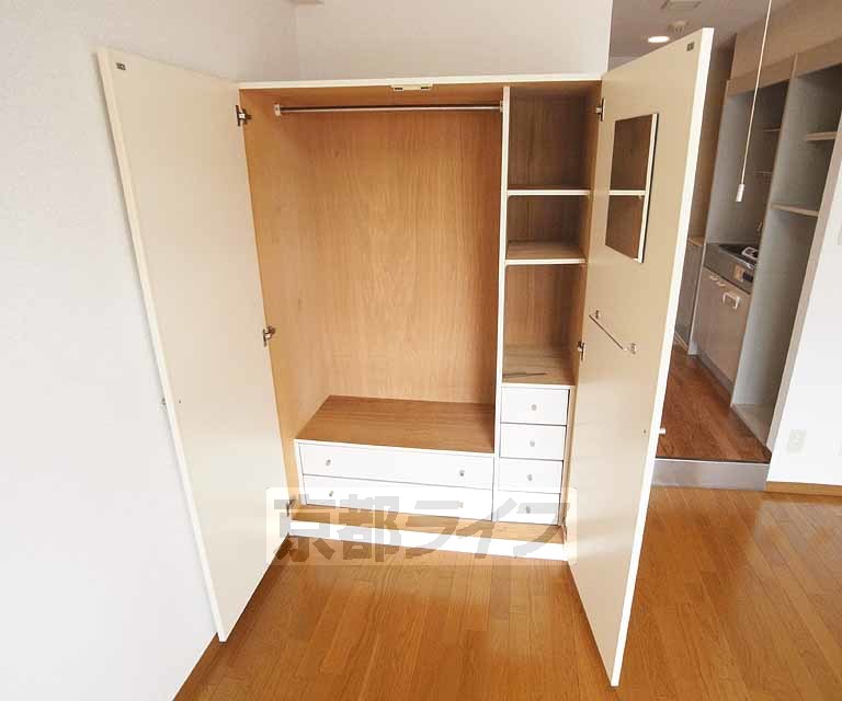 収納　可動式収納です　・お部屋によってはない場合もありますの...