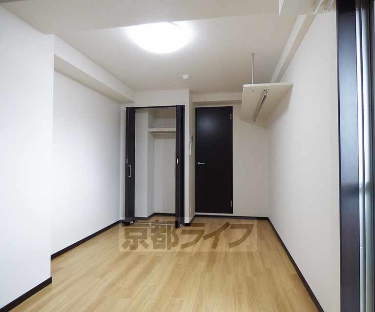 居室・リビング　広々とした室内です。