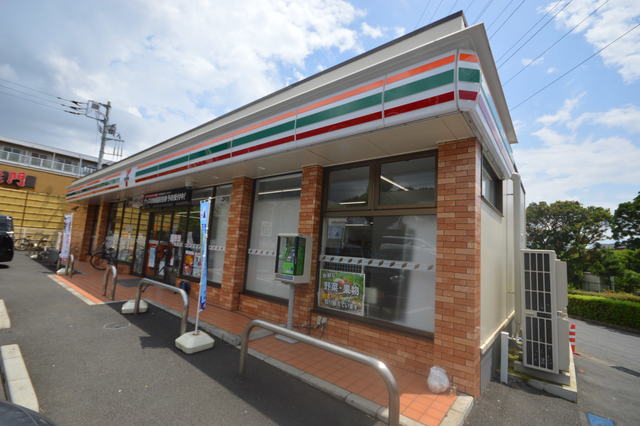 コンビニ　セブンイレブン千葉高品町店（コンビニ）まで350m