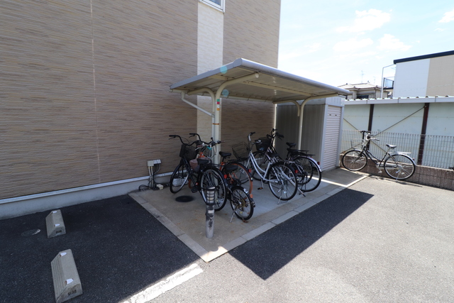 その他共有部分　屋根付き駐輪場
