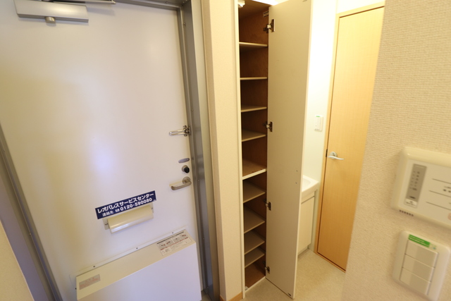 収納　シューズボックス