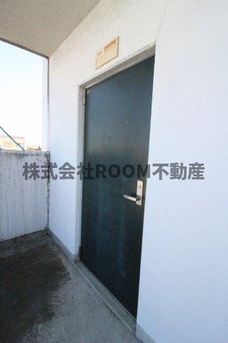 玄関　収納もある玄関です