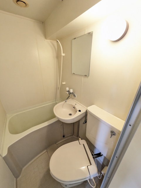 バス・シャワールーム　★バス・トイレ同室です★