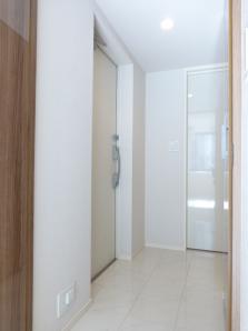 玄関　同タイプ住戸写真