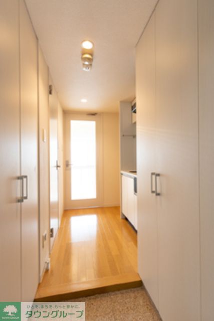 玄関　※写真は同タイプ住戸です。