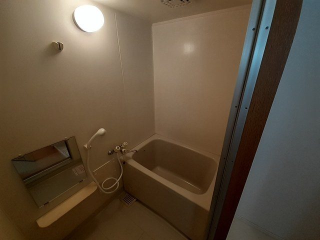 バス・シャワールーム　バスルーム