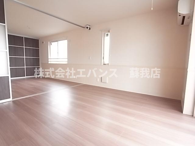 居室・リビング　こちらの居間で趣味の時間をお楽しみください