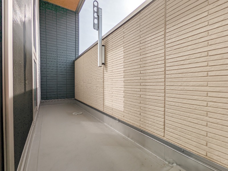 バルコニー　図面と現状に相違がある場合には現状を優先