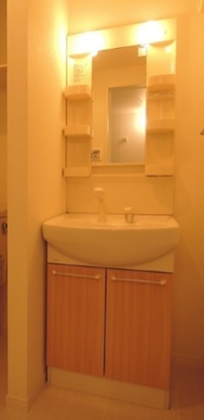 洗面設備　※同仕様写真含む