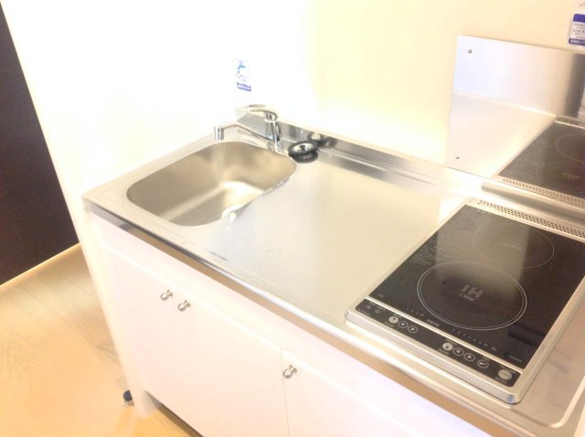 キッチン　安全なIHクッキングヒーターを採用