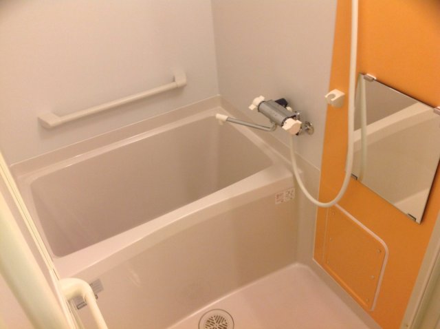 バス・シャワールーム　お洗濯にも便利な浴室乾燥機付き