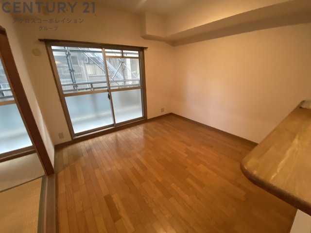 居室・リビング　南向きで明るいリビングです♪